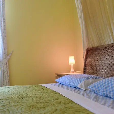 Jasmine Of Poseidonia Posidhonía