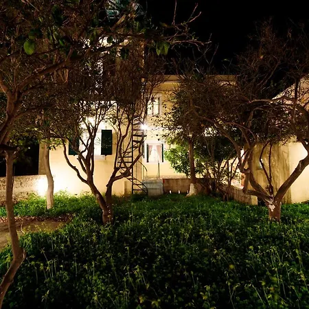 Jasmine Of Poseidonia * Posidhonía